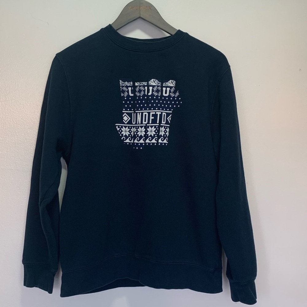 Undftd men’s holiday sweater